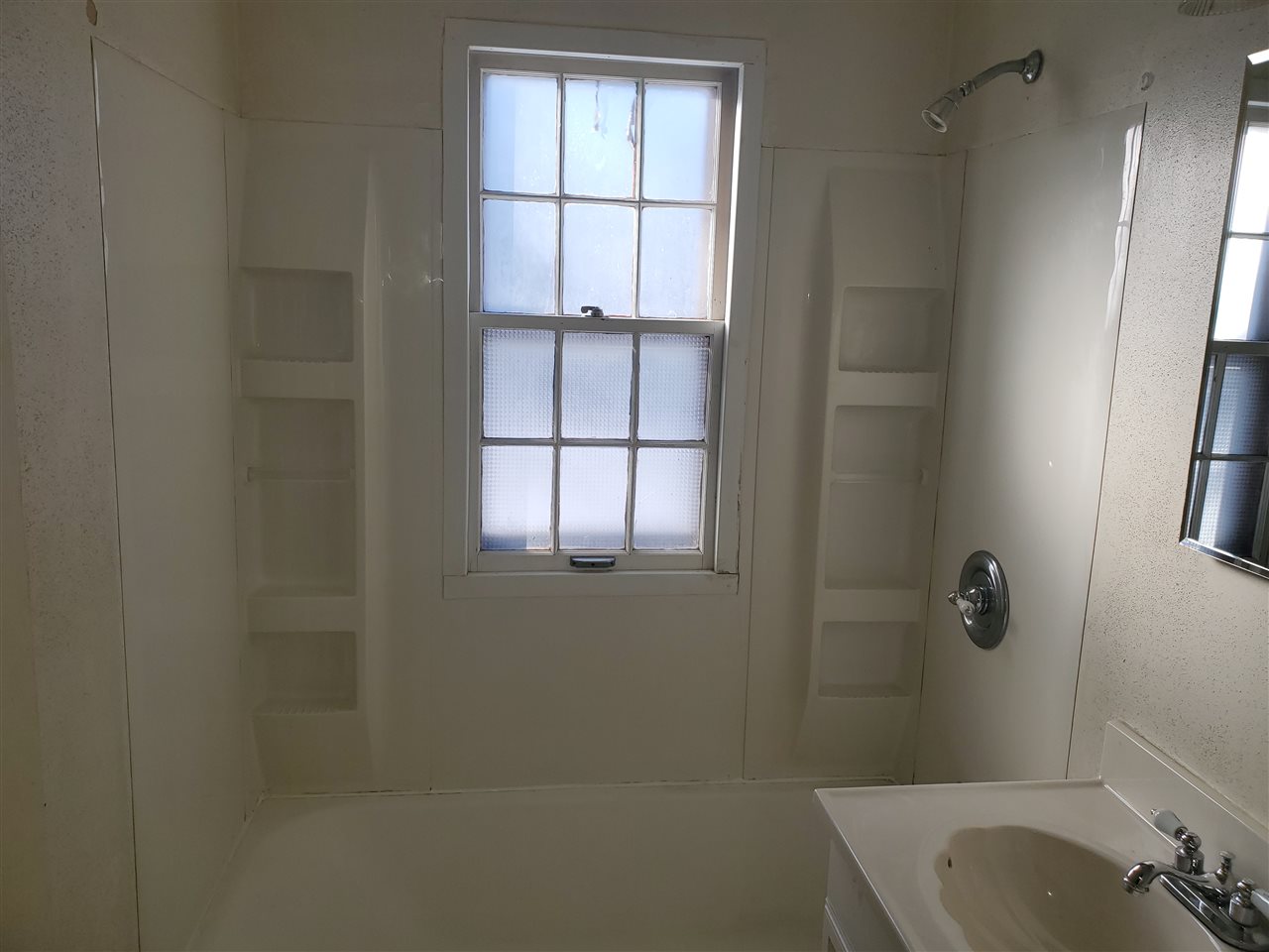 1809 Nebraska Road Rockford, IL 61108 - Photo 15 of 31 Gallery Image 15