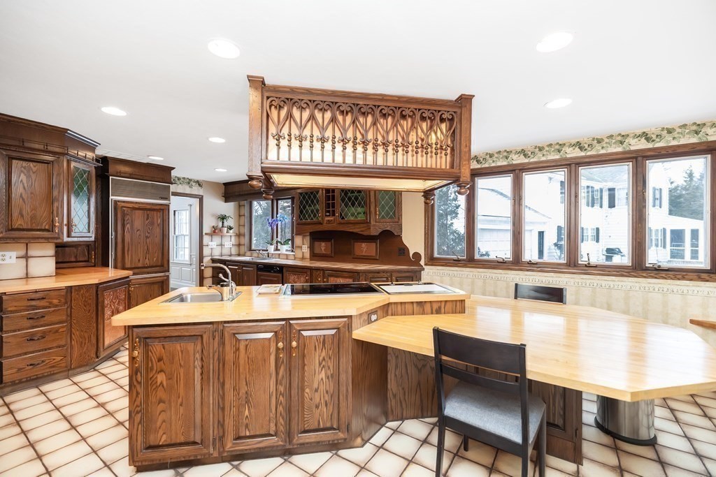 33 Oxford Road Longmeadow, MA 01106 - Photo 11 of 40 Gallery Image 11