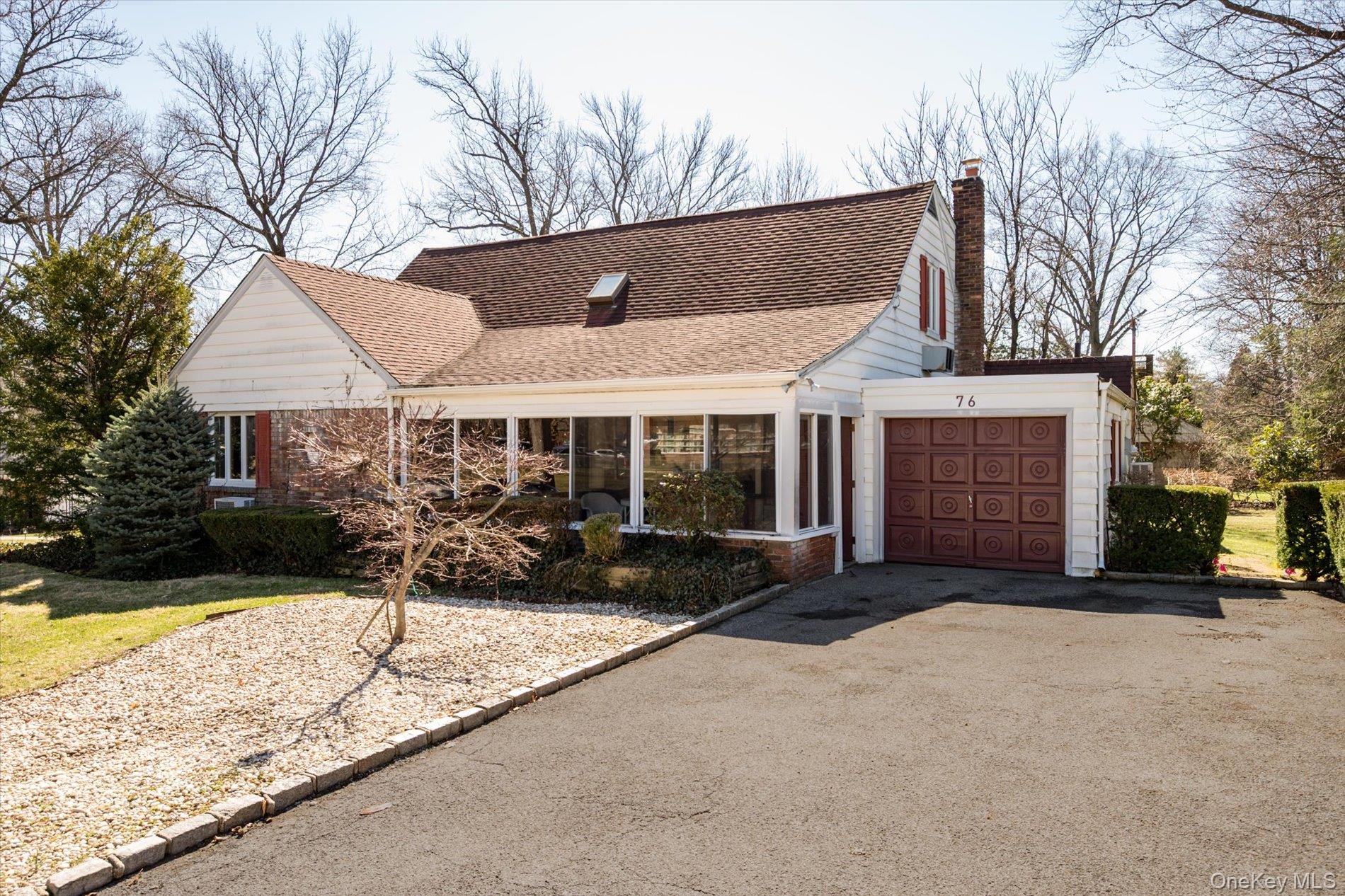 76 Baker Hill Road Great Neck, NY 11023 - Photo 2 of 18