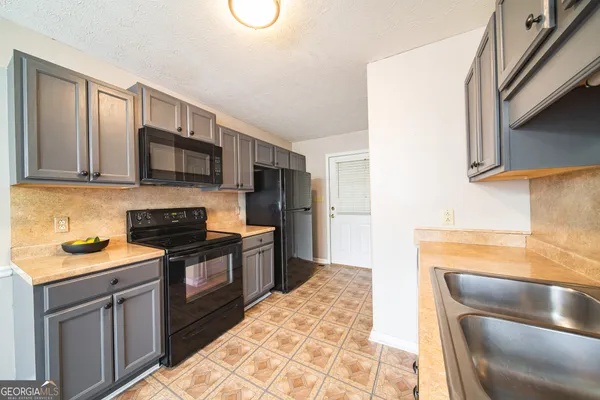 $235,500 | 124 Woodridge Circle, LaGrange, GA 30241