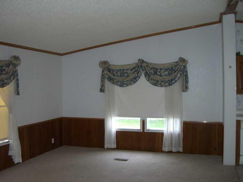 3643 Hadley Road Clarks Mills, PA 16114 - Photo 6 of 18 Den/Family/Great Room.