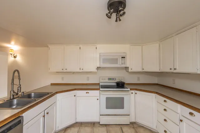 $249,000 | 7 Morton Road, Lincolnville, ME 04849