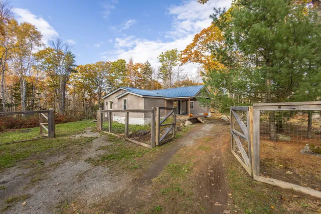 $249,000 | 7 Morton Road, Lincolnville, ME 04849