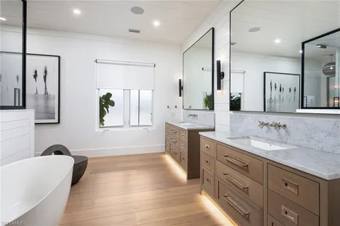 $5,395,000 | 664 Hickory Road, Naples, FL 34108