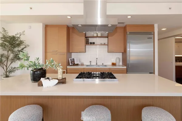$931,000 | 9 Mac Arthur Place, Unit 602, Santa Ana, CA 92707