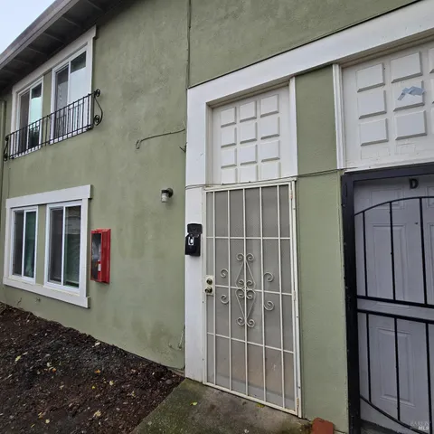 $2,000 | 1407 Callen Street, Unit C, Vacaville, CA 95688