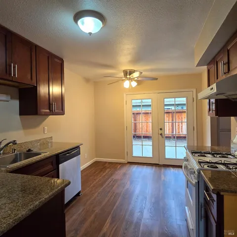 $2,000 | 1407 Callen Street, Unit C, Vacaville, CA 95688