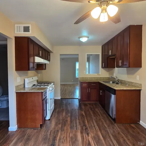 $2,000 | 1407 Callen Street, Unit C, Vacaville, CA 95688