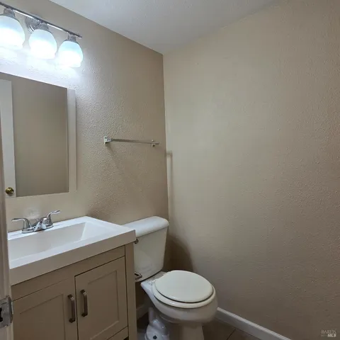 $2,000 | 1407 Callen Street, Unit C, Vacaville, CA 95688