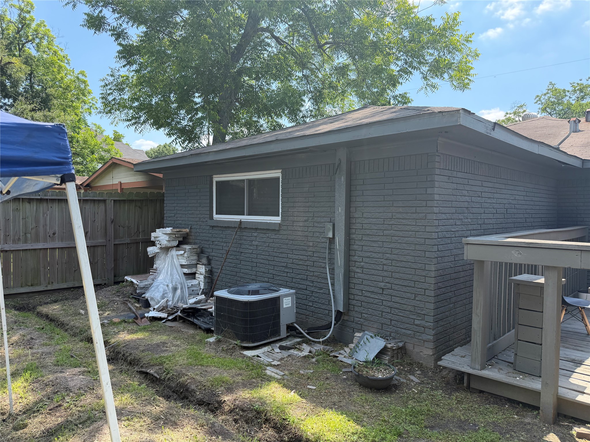 6811 St Augustine Street Houston, TX 77021 - Photo 18 of 20 a backyard of a house with table and chairs