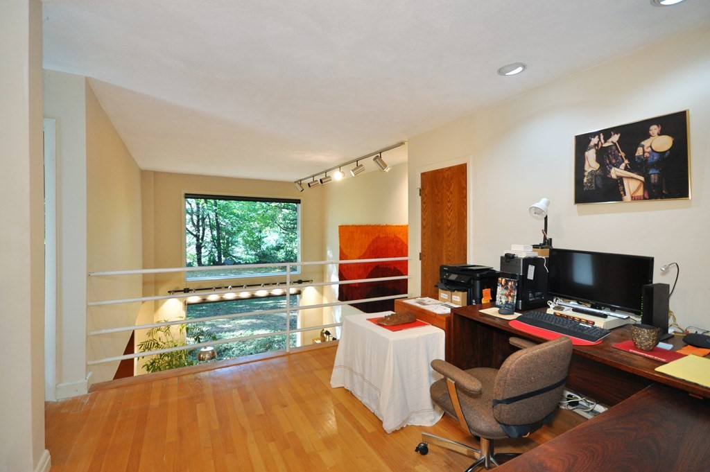 304 Old Pickard Road Concord, MA 01742 - Photo 12 of 22 Gallery Image 12