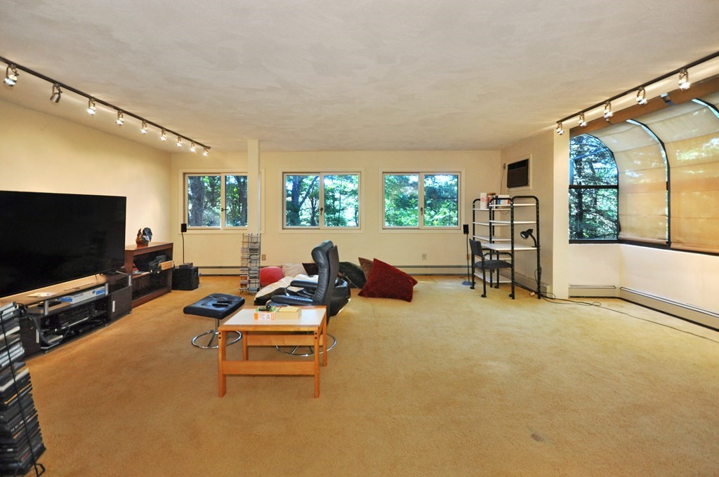 304 Old Pickard Road Concord, MA 01742 - Photo 15 of 22 Gallery Image 15