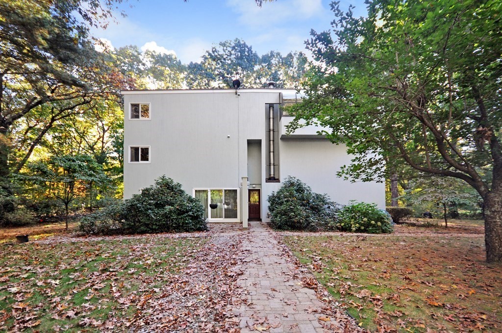 304 Old Pickard Road Concord, MA 01742 - Photo 2 of 22 Gallery Image 2