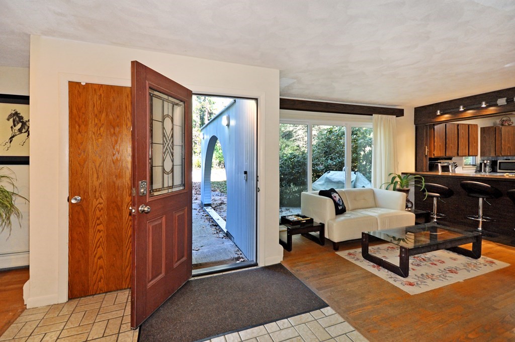 304 Old Pickard Road Concord, MA 01742 - Photo 4 of 22 Gallery Image 4