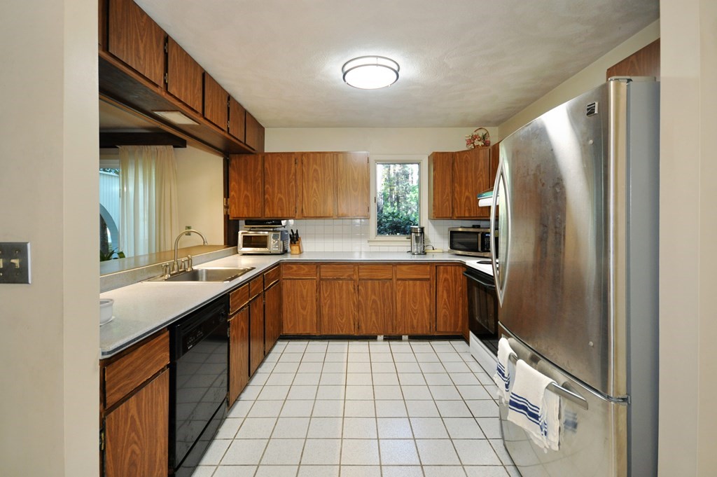 304 Old Pickard Road Concord, MA 01742 - Photo 8 of 22 Gallery Image 8