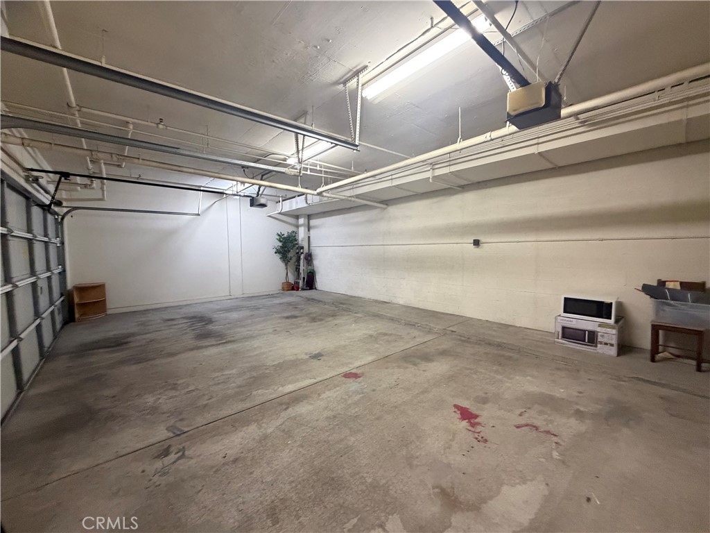 631-ave Fairview, Unit A Arcadia, CA 91006 - Photo 14 of 14 a view of a garage