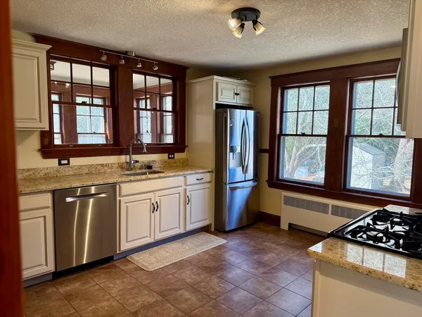 $4,800 | 17 Willow Street, Wellesley, MA 02481