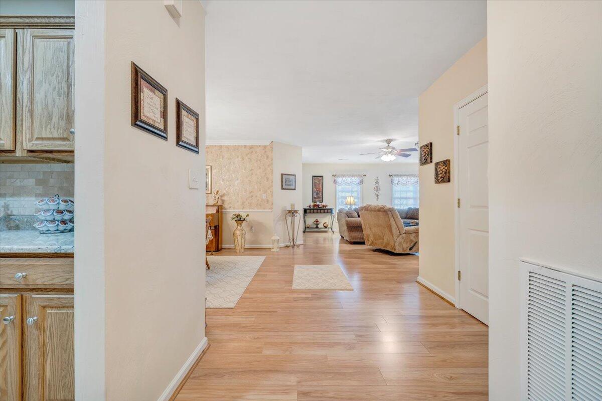 4448 Pheasant Ridge Road, Unit 208 Roanoke, VA 24014 - Photo 4 of 42 03-MIB05614
