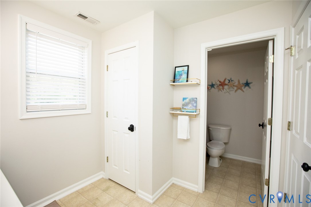 385 Asal Road Farmville, VA 23901 - Photo 35 of 68 Upper level Jack & Jill Bathroom