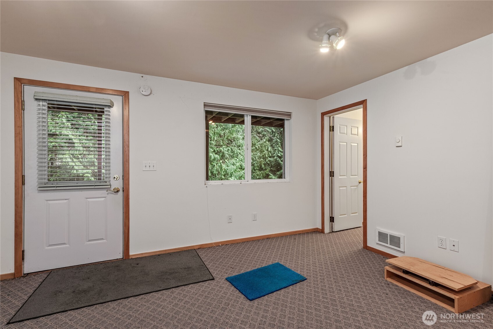 42 Nantucket Place Port Townsend, WA 98368 - Photo 31 of 33 an empty room with windows