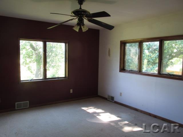12519 Darling Road Milan, MI 48160 - Photo 8 of 15 31353632-7.JPG