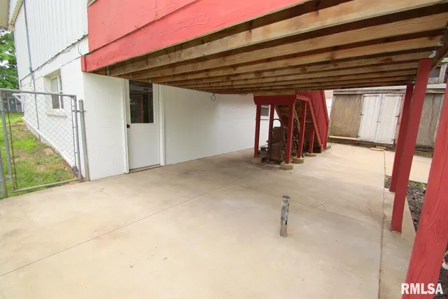 $1,895 | 3516 Central Avenue, Bettendorf, IA 52722