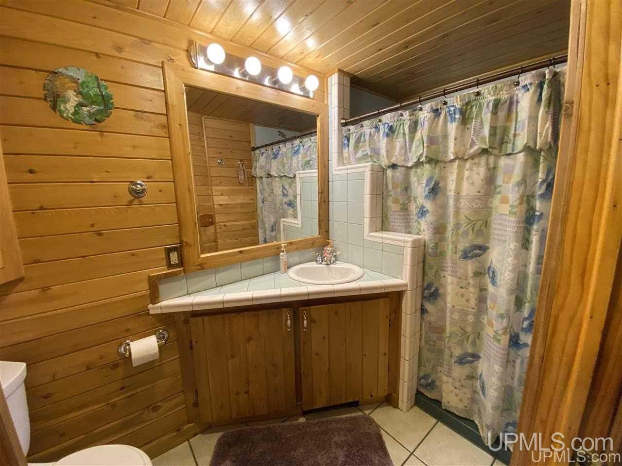 140 Prospect Street Ishpeming, MI 49849 - Photo 12 of 24