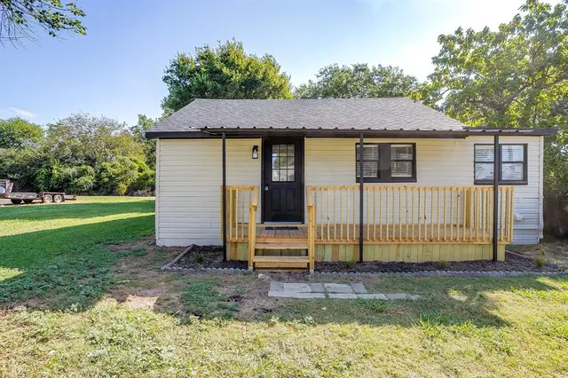 $122,000 | 707 Harrel Avenue, Bynum, TX 76631