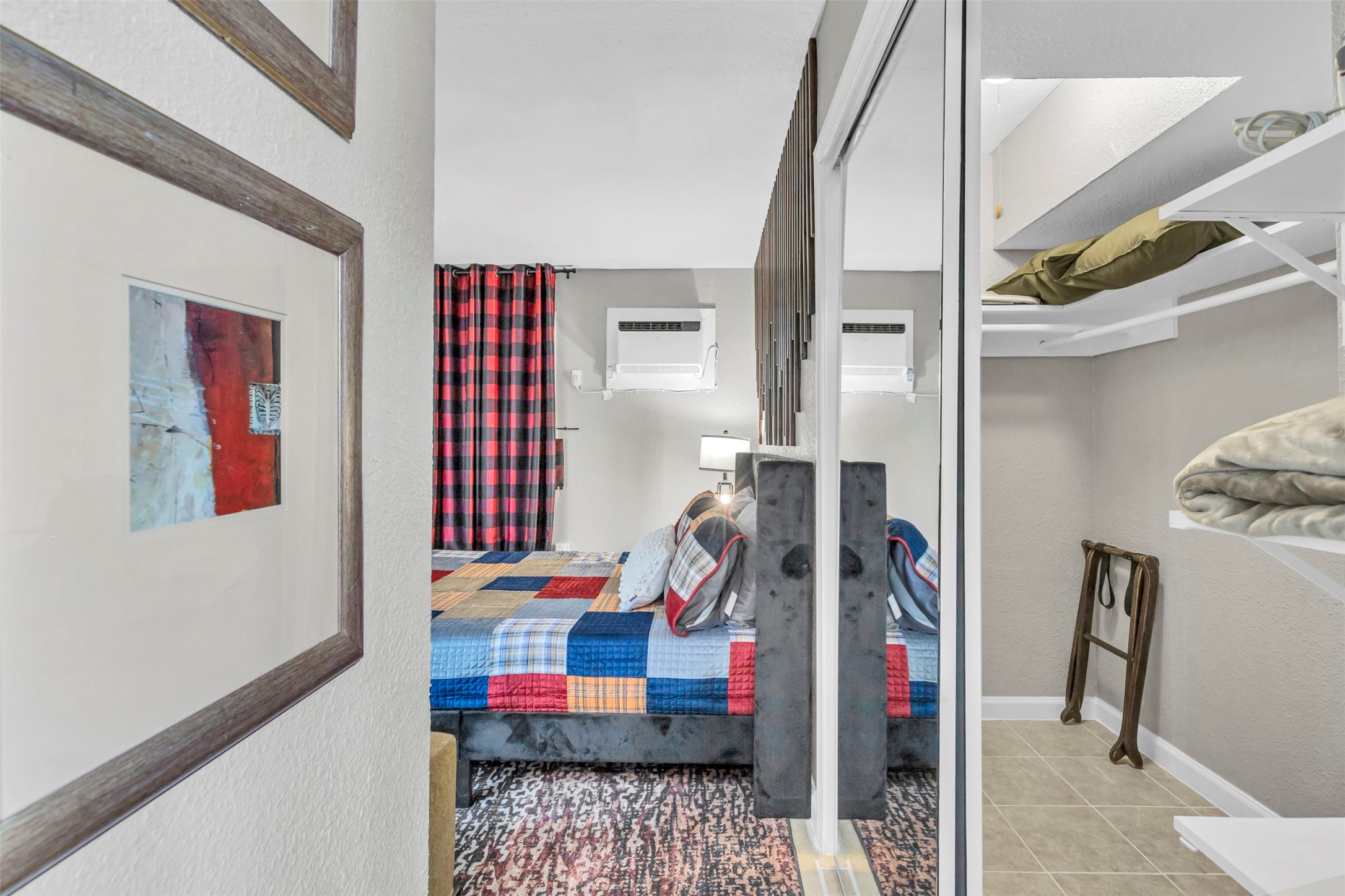 1840 Richmond Avenue, Unit 8 Houston, TX 77098 - Photo 25 of 34 a view of entryway