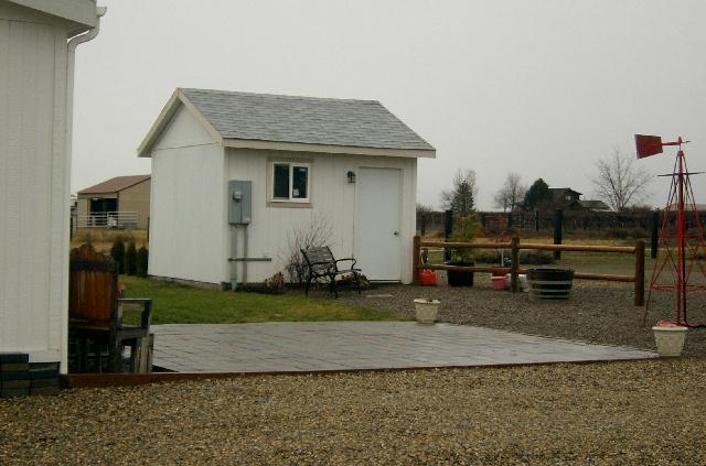 41 Blaine Road Granger, WA 98932 - Photo 2 of 9 a view of a house with backyard