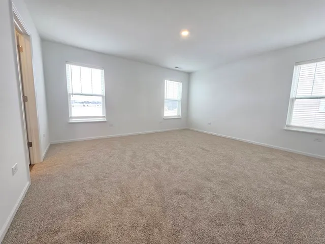 $3,200 | 458 Hathaway Lane, Oswego, IL 60543