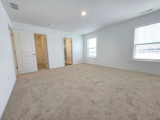 $3,200 | 458 Hathaway Lane, Oswego, IL 60543