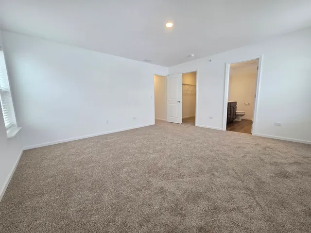 $3,200 | 458 Hathaway Lane, Oswego, IL 60543