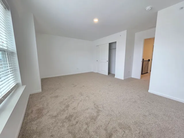 $3,200 | 458 Hathaway Lane, Oswego, IL 60543