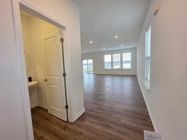 $3,200 | 458 Hathaway Lane, Oswego, IL 60543