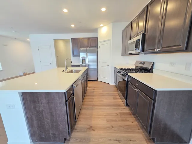 $3,200 | 458 Hathaway Lane, Oswego, IL 60543