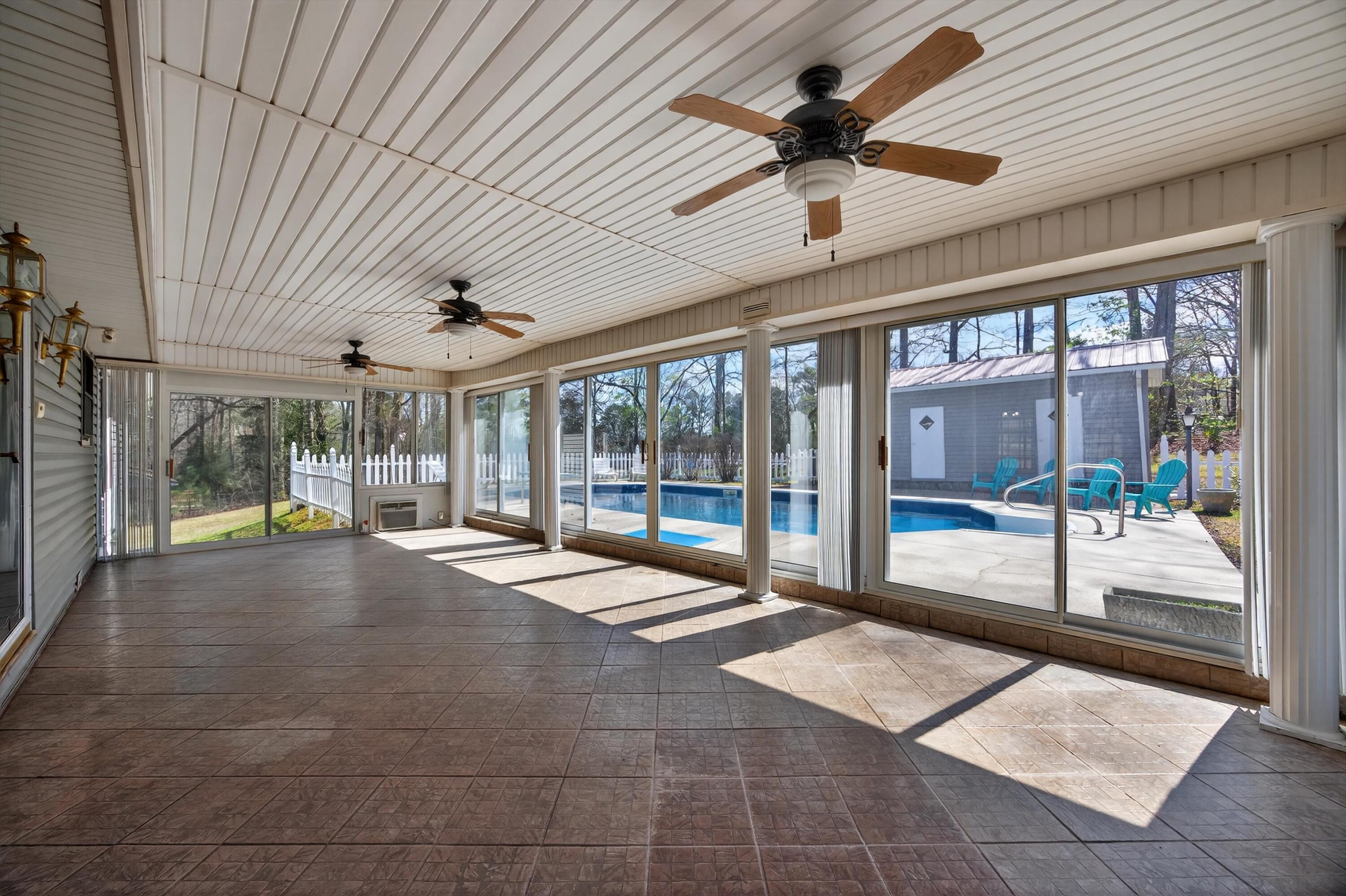 1052 Beaverdale Road Northeast Dalton, GA 30721 - Photo 13 of 42 Sunroom