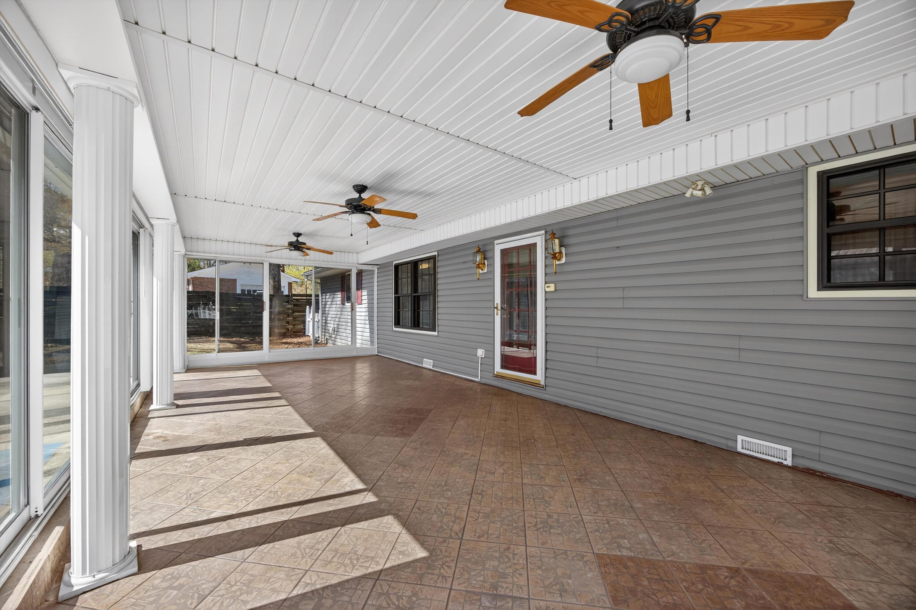 1052 Beaverdale Road Northeast Dalton, GA 30721 - Photo 25 of 42 Sunroom
