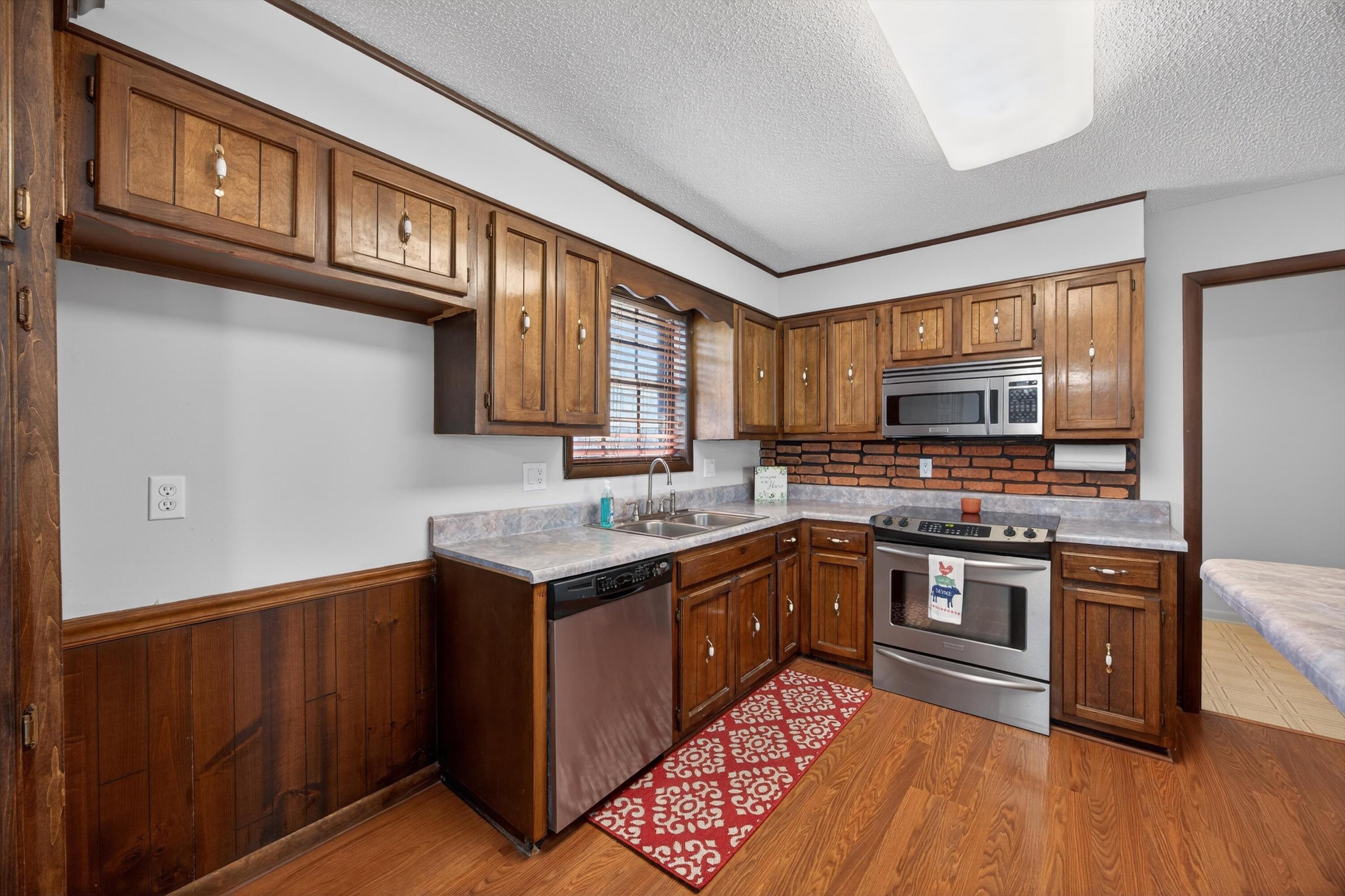1052 Beaverdale Road Northeast Dalton, GA 30721 - Photo 28 of 42 Kitchen Area