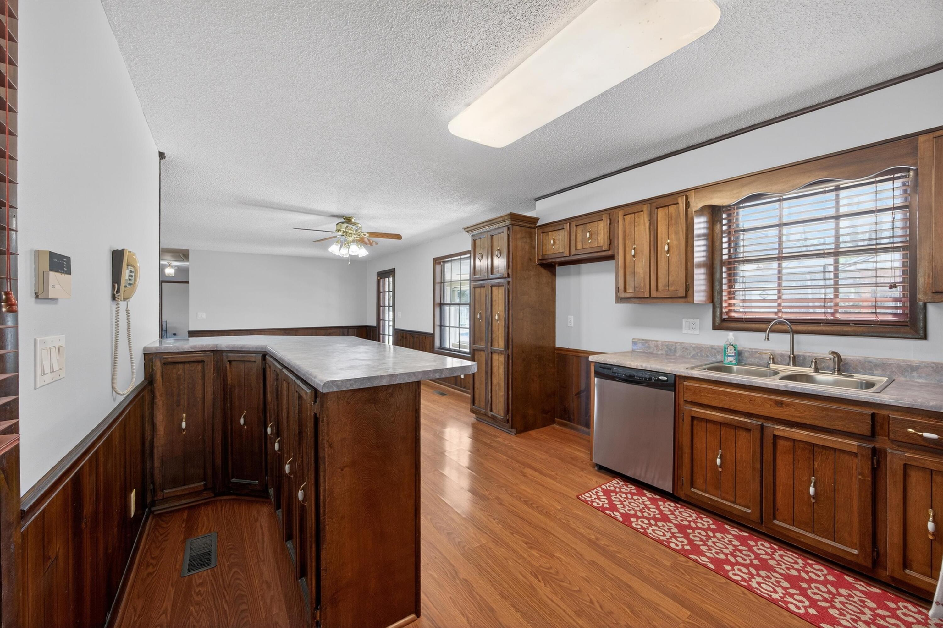 1052 Beaverdale Road Northeast Dalton, GA 30721 - Photo 29 of 42 Kitchen Area