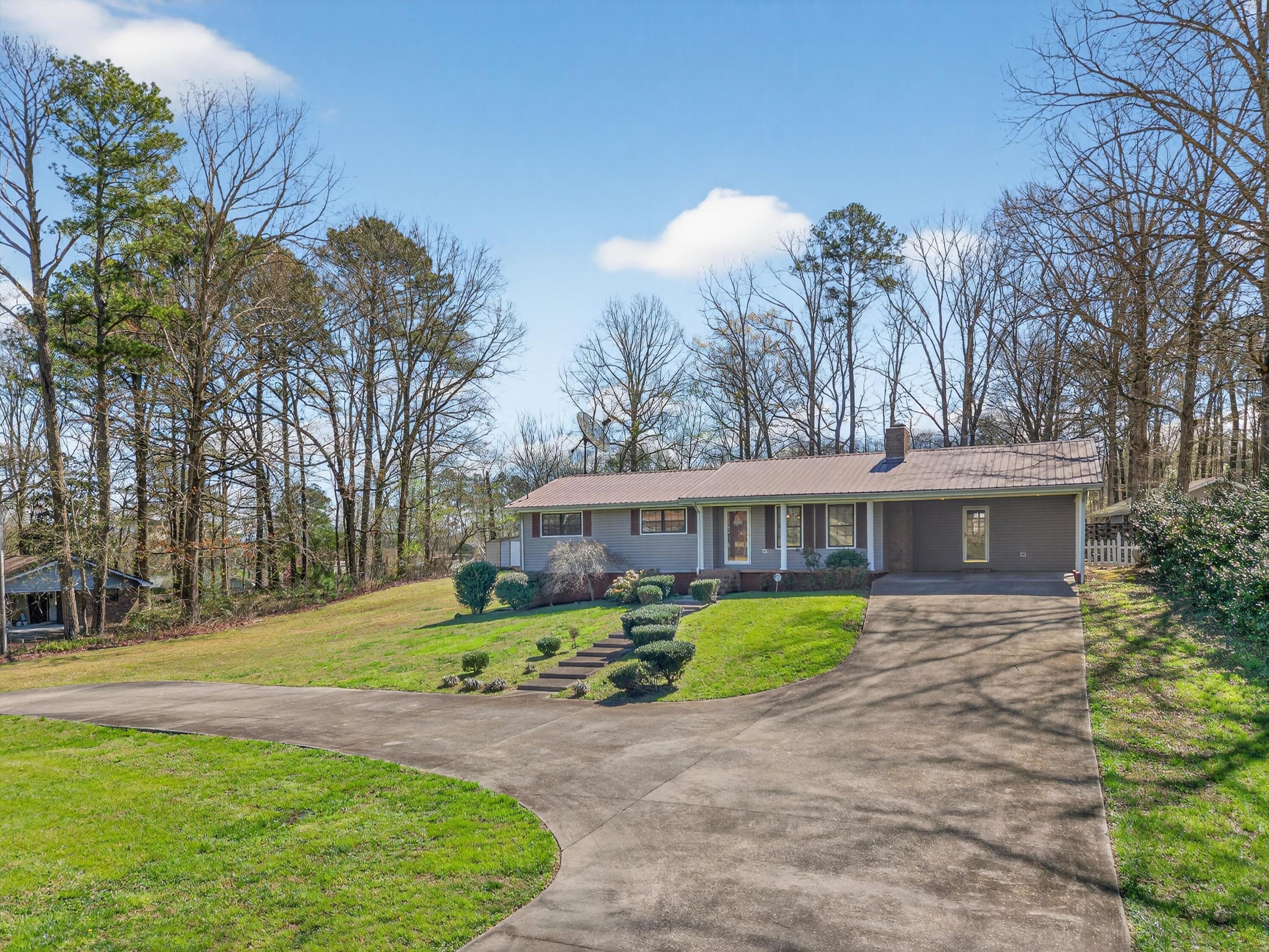 1052 Beaverdale Road Northeast Dalton, GA 30721 - Photo 3 of 42 Front