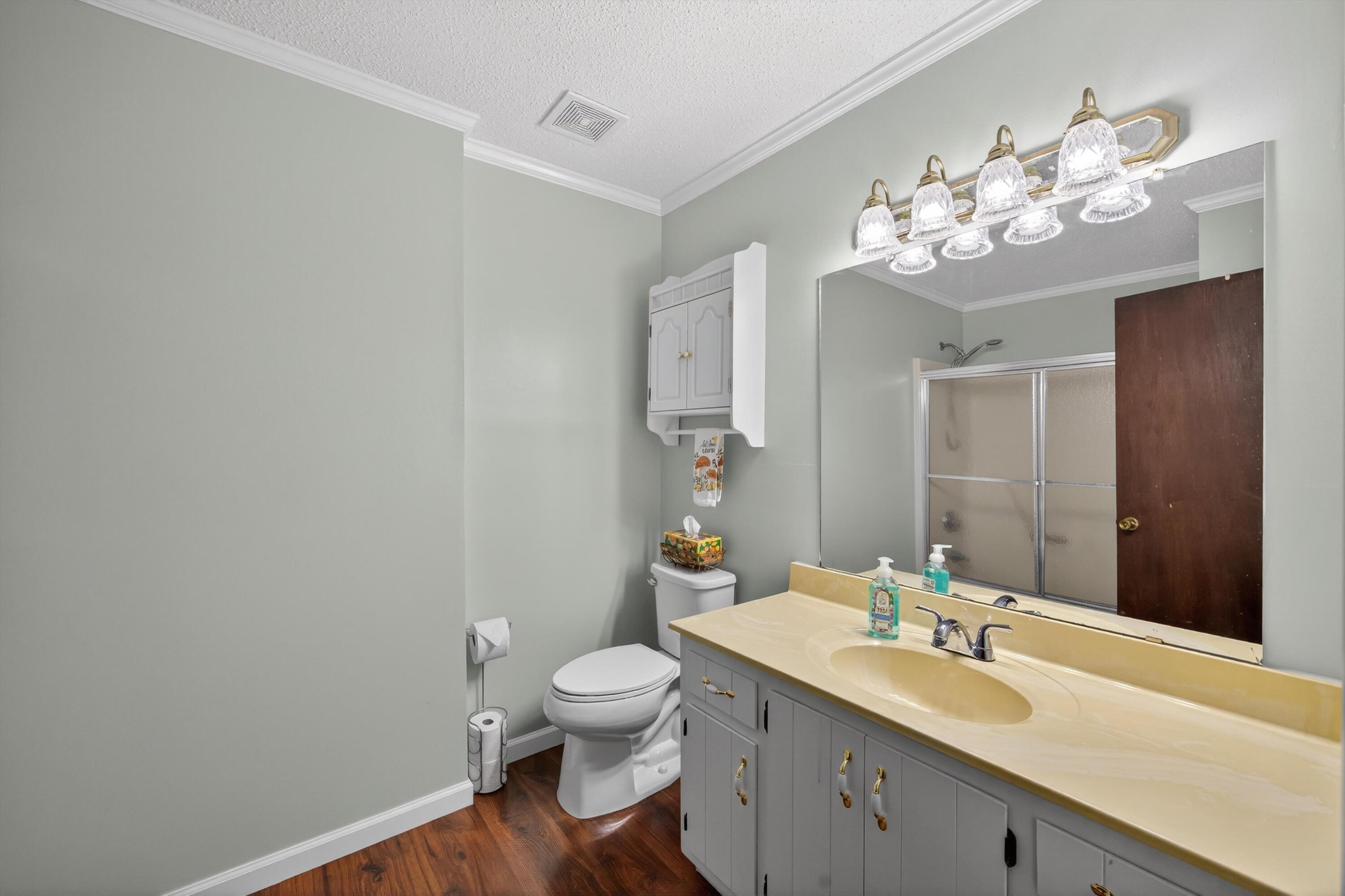 1052 Beaverdale Road Northeast Dalton, GA 30721 - Photo 37 of 42 Bathroom