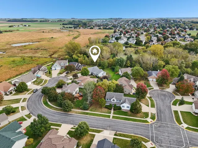 $679,000 | 919 Lochmoore Drive, Waunakee, WI 53597