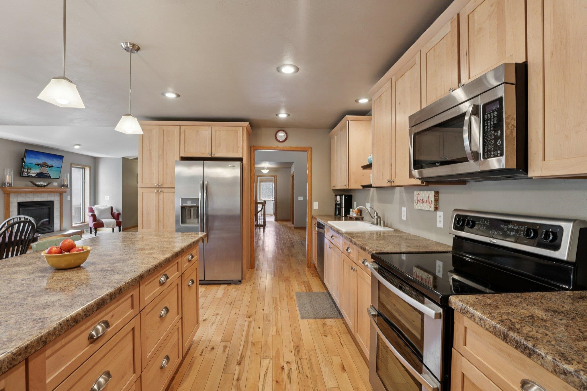 919 Lochmoore Drive Waunakee, WI 53597 - Photo 20 of 54