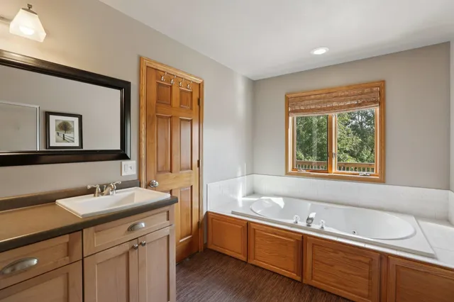 $679,000 | 919 Lochmoore Drive, Waunakee, WI 53597