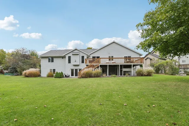 $679,000 | 919 Lochmoore Drive, Waunakee, WI 53597