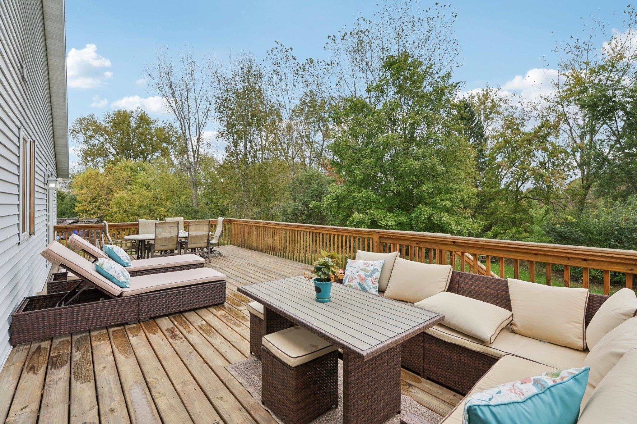 919 Lochmoore Drive Waunakee, WI 53597 - Photo 5 of 54