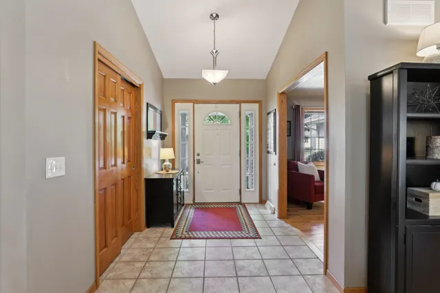 $679,000 | 919 Lochmoore Drive, Waunakee, WI 53597