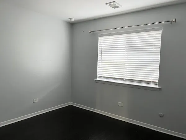 $1,850 | 9430 Bay Colony Drive, Unit 2N, Des Plaines, IL 60016