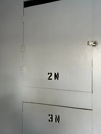 $1,850 | 9430 Bay Colony Drive, Unit 2N, Des Plaines, IL 60016